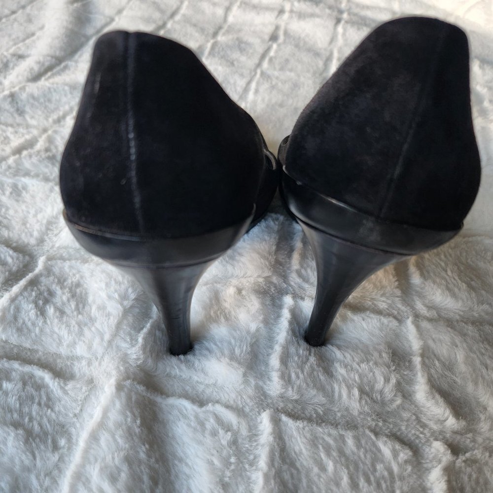 Salvatore Ferragamo Black Suede Pumps Sz 9 - Picture 5 of 10